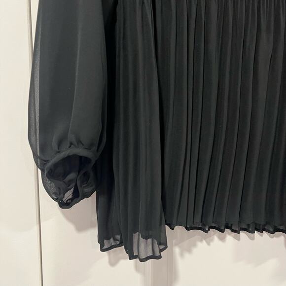 Primark‎ Women's Black Long Sleeve Crewneck Pleated Top Size 14 - Picture 2 of 7